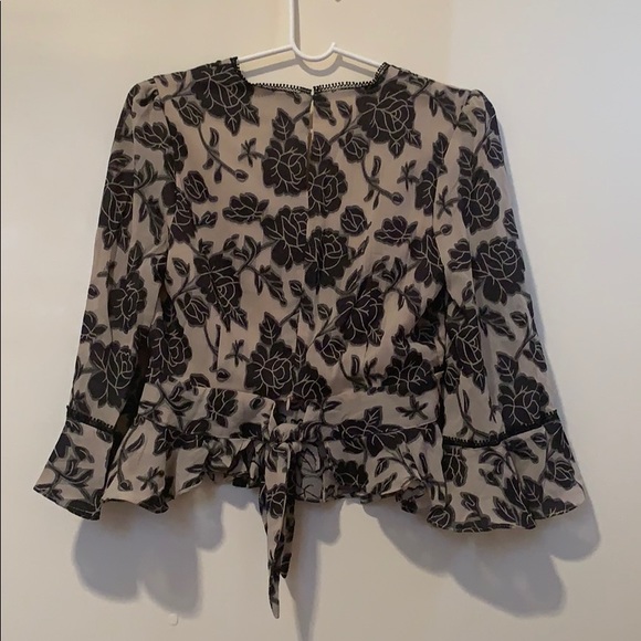 LAST 1️⃣ 🥰 Taupe\Black Floral Blouse 🥰 - Picture 5 of 5